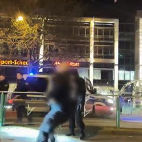 Záběr ze zatýkání útočníka.