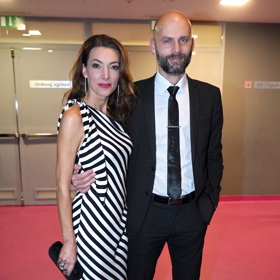 I tento model zpěvačky Dashy je vhodný pro dress code Cocktail. 