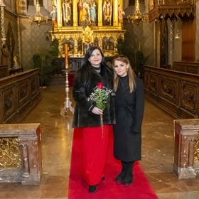 Andrea Kalivodová s pořadatelkou adventního koncertu a svou kolegyní Magdou Malou.