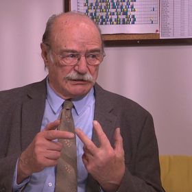 Pavel Nový v seriálu Ulice jako profesor Kalina.