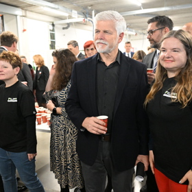 Petr Pavel s pracovníky.