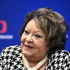 Jiřinu Bohdalovou měl poškrábat pes Simony Stašové.