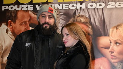 FOTO: MMA zápasník Michal Martínek dorazil po boku své těhotné ženy Lenky.