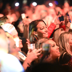 Agáta Hanychová na koncertu Jana Bendiga v O2 Universum.