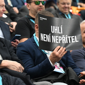 Delegáti na kongresu Motoristů.