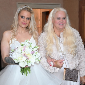 Dcera Moniky Binias Štikové Charlotte prožila letos svůj svatební den za významné asistence svojí matky.