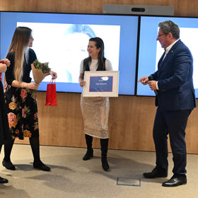 Oceněná Julie Šislerová se snaží zlákat ženy a dívky do virtuálního světa.