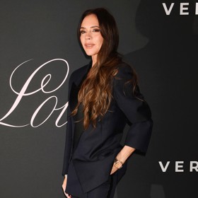 Victoria Beckham na svých 50 let rozhodně nevypadá. A to nejen díky zkrášlovacím zákrokům, ale i střídmému jídelníčku a cvičení.