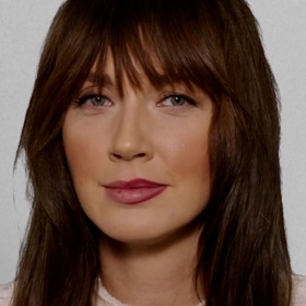 Tady je vidět, jak se opticky rty zvětší při správném nanesení konturovací tužky. 