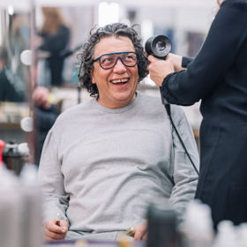 Richard Genzer se náramně bavil. 