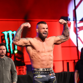 Karlos Vémola se do třetice postaví Attilu Véghovi.