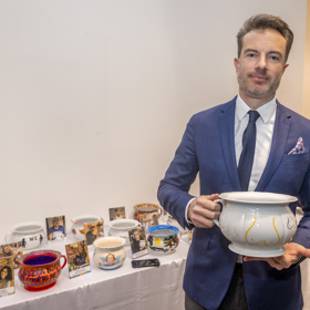 Ondřej Měšťák a nočník Prsník, který byl vydražen na podporu výcviku vodicích psů.