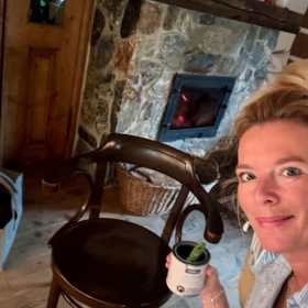 Herečka Lucie Benešová detailně popsala, jak renovuje nábytek.