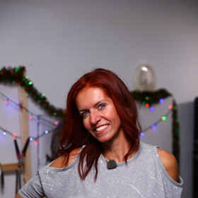 Novinářka Nora Fridrichová říká, že celé chlazené kuře je základem skromného rodinného nákupu.