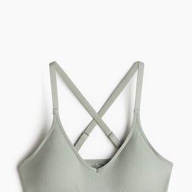 Sportovní podprsenka s tvarovanými košíčky, H&M, 479 Kč