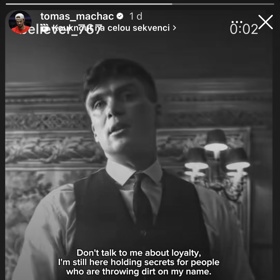Tomáš Macháč sdílí na Instagramu ostré citáty.