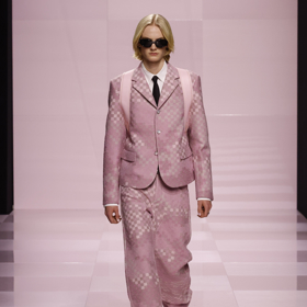 Pastelové barvy jsou jen pro holky? Tak to si Pharell Williams a značka Louis Vuitton rozhodně nemyslí. Alespoň v jejich nejnovější módní kolekci.