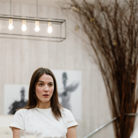 Dlouhé vlasy už Karlu z Ulice přestaly bavit a odhodlala ke změně a novému střihu.