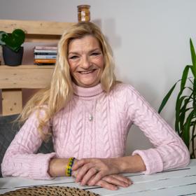 Kartářka a dětská hvězda Michaela Kudláčková udělala Lifee astrologický výklad karet pro rok 2025.