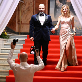 Odchody z premiéry Zlatovlásky.