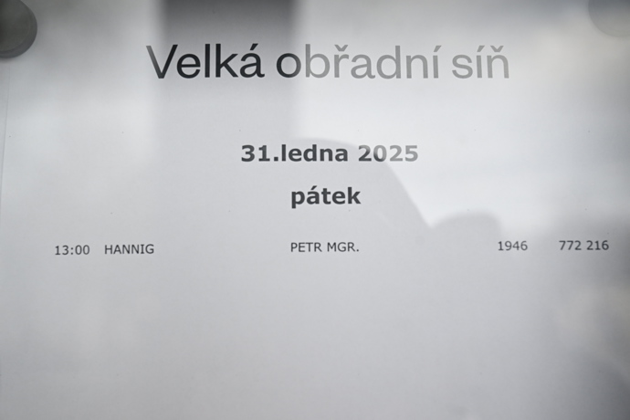 Poslední rozloučení s Petrem Hannigem.