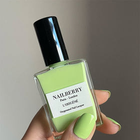 Nejtypičtější je ale středně zářivý pastel inspirovaný chutnými jadérky.