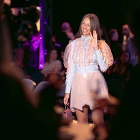 Modelka Veronika Kašáková, tvář značky On The Boat, na přehlídce nové kolekce nemohla chybět.