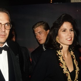 Když se Kevin Costner zamiloval do Cindy Silva, byli oba ještě studenty na Kalifornské státní univerzitě. Zatímco chytrá a krásná Cindy pocházející z bohaté rodiny se zabývala biologií, Kevin se profiloval jako nesmělý studentík marketingu a nemohl uvěřit tomu, že o něj taková partie projevila zájem.