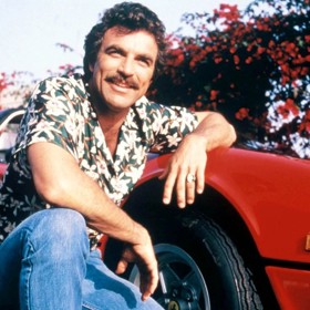 Tom Selleck se zapsal do povědomí televizních diváků v 80. letech, kdy ztvárnil mužného soukromého detektiva Thomase Magnuma ve stejnojmenném seriálu.