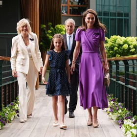 Malá Charlotte ji pak napodobila o dva roky později, kdy na turnaj vyrazila v šifonových šatech značky Guess.