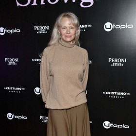 V některých by dokonce neváhala do společnosti vyrazit ani mnohem starší žena, než je Pamela.