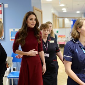 Princezna Kate při lednové návštěvě nemocnice The Royal Marsden Hospital.