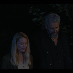 Kamila (Linda Rybová) se potkala se svou starou láskou (Roman Zach).