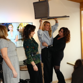 Vendula Pizingerová posilovala se židlí.