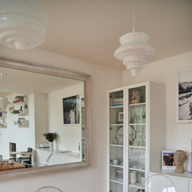 Pohled na část jídelny, ve které se rodina denně schází na snídani.