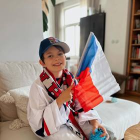 Rosálka prý umí doma brilantně komentovat hokejové zápasy.