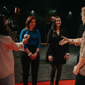 Veroniku s jejím doprovodem přivítal Leoš Mareš.