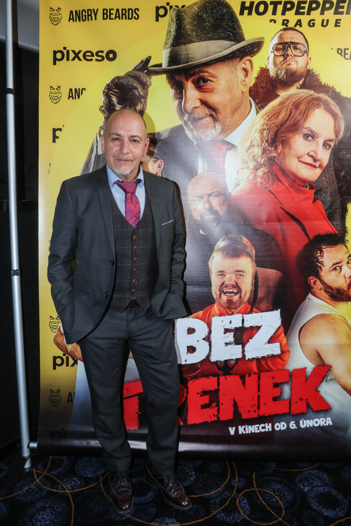 Erdoğan Atalay na premiéře filmu Bez trenek.