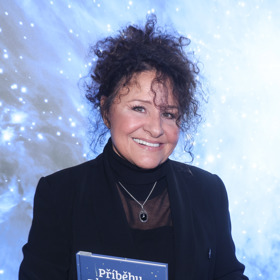 Jak nám v rozhovoru prozradila, Jitka Zelenková musí vlasy barvit každých dvanáct dní.