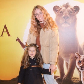 Do kina bere Nikol svoji Violku poměrně často - a vždy jim to spolu sluší.