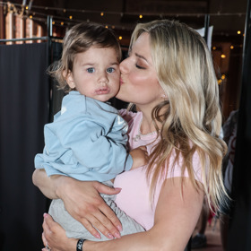 Eva Hecko Perkausová se svým starším synem Killianem.