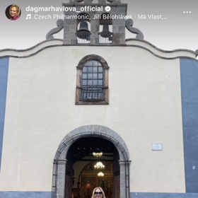 Dagmar Havlová si na Kanárech užívala procházky.