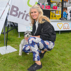 Přestože si Olga Menzelová nyní vlasy nebarví, nepřestala o ně pečovat.