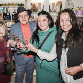 Eva Hrušková s Janem Přeučilem, Leonou Šenkovou a Heidi Janků. 