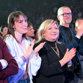 Alena Schillerová se dobře bavila.