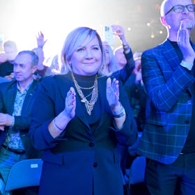 Alena Schillerová si koncert užívala.