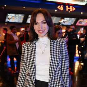 Černo-bílá kombinace Kamile Nývltové svědčí, byť v ní vypadá trochu usedle.