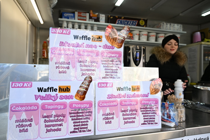 Stánek s waflemi.