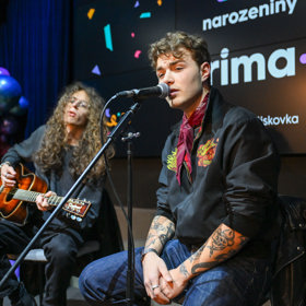 Šimon Opp je idolem fanynek. 