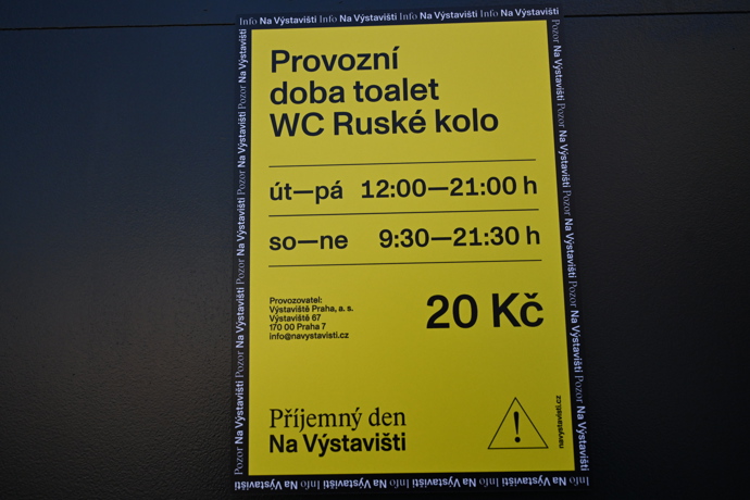 Cena za užití toalet.
